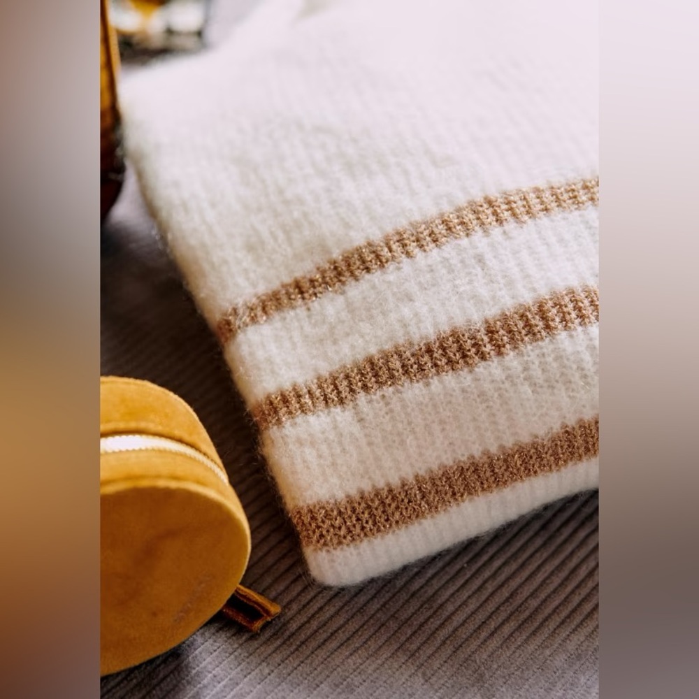 Sezane Trudy Ecru / Gold Jumper— Size XS - Picture 2 of 10